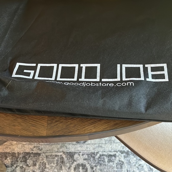 Yellow shoulder handbag. Purchased in Koblenz ,Germany from Darwin’s Daughter - Picture 3 of 6